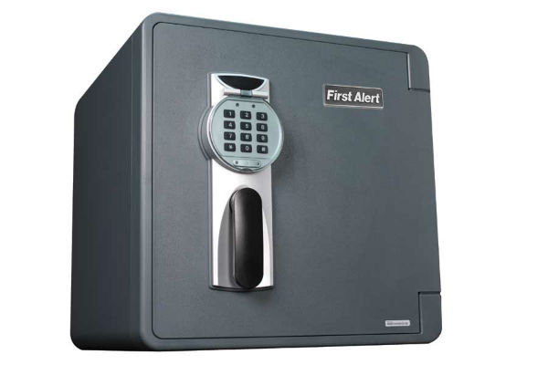 First Alert 2092DF Fire, Water and Theft Digital Safe - Click Image to Close